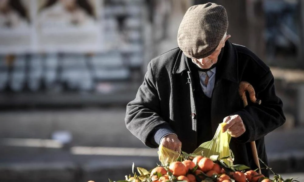 Αβάσταχτο το βάρος για τους καταναλωτές: Είδος πολυτελείας φρούτα, λαχανικά και ελαιόλαδο ( Βίντεο)